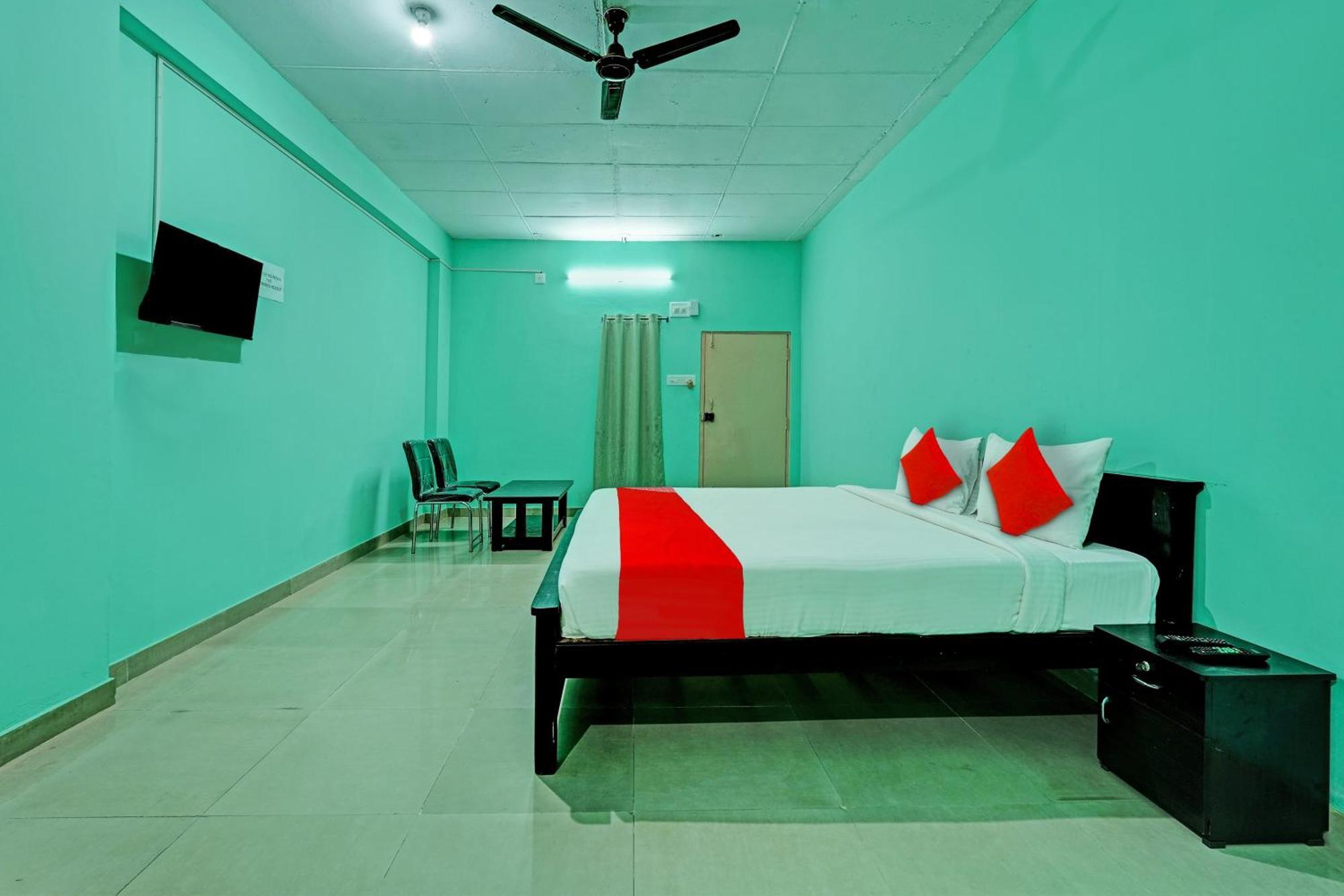 Super Collection O Druvi Corporate Hotel Kammasandra Εξωτερικό φωτογραφία