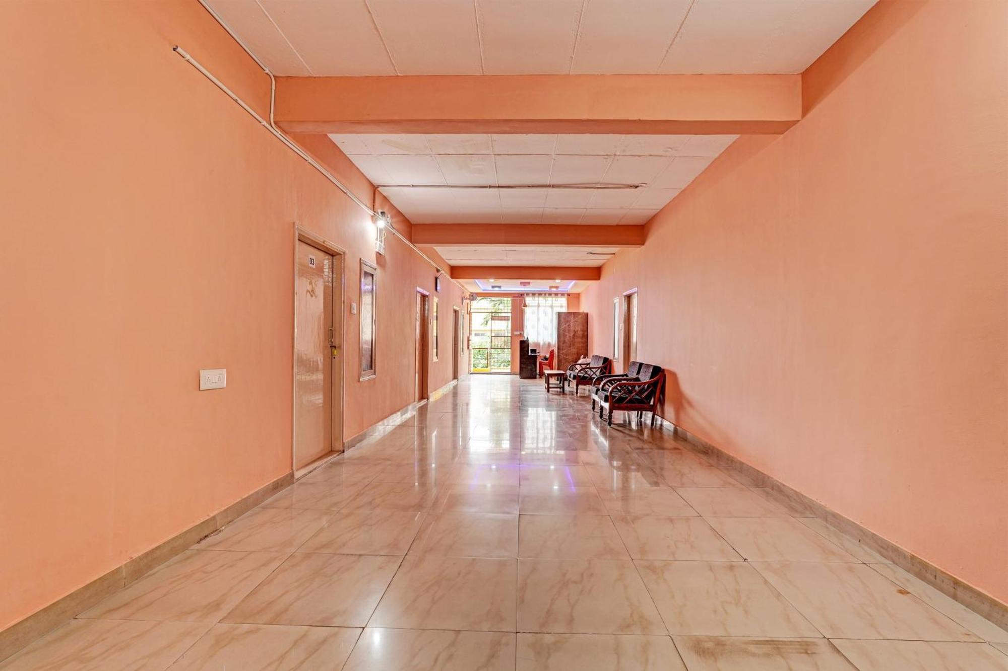 Super Collection O Druvi Corporate Hotel Kammasandra Εξωτερικό φωτογραφία